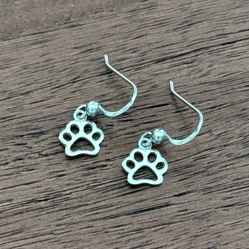 925 Sterling Silver Dainty Paw Print Dangle Earrings! NEW!
